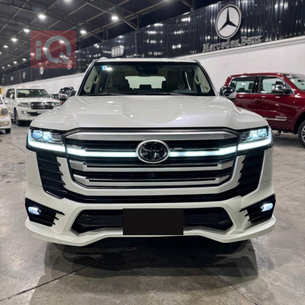 تۆیۆتا لاند کروزەر